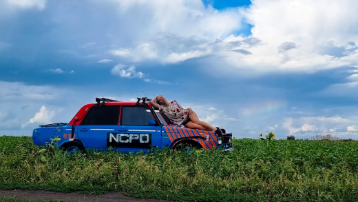 1758815 (a): :1920x1080